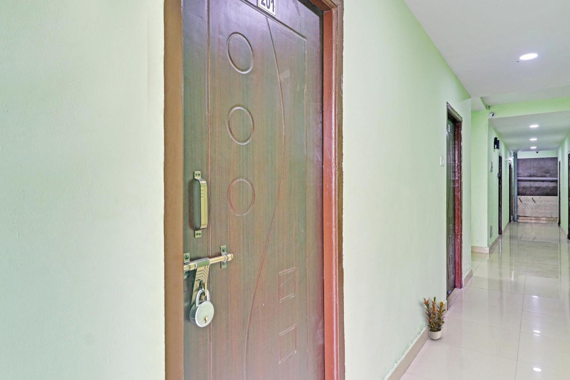 Hotel O Vasista Residency Hyderabad Exterior photo